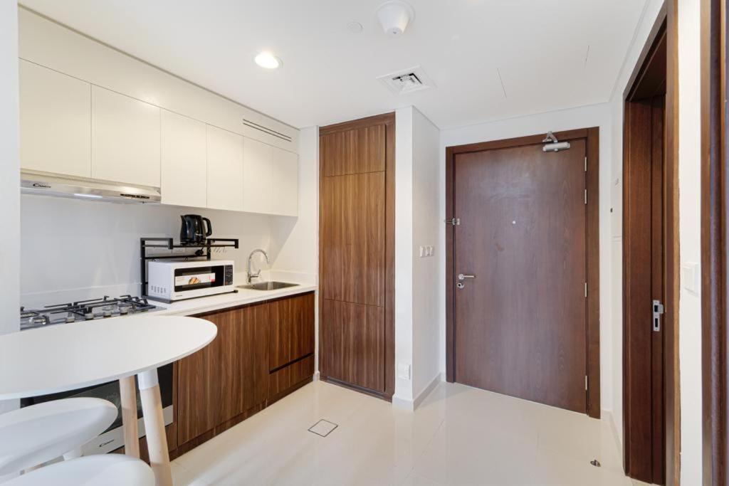 Apartamento Brand New 1Br- Business Bay - Burj Khalifa View Dubái Exterior foto