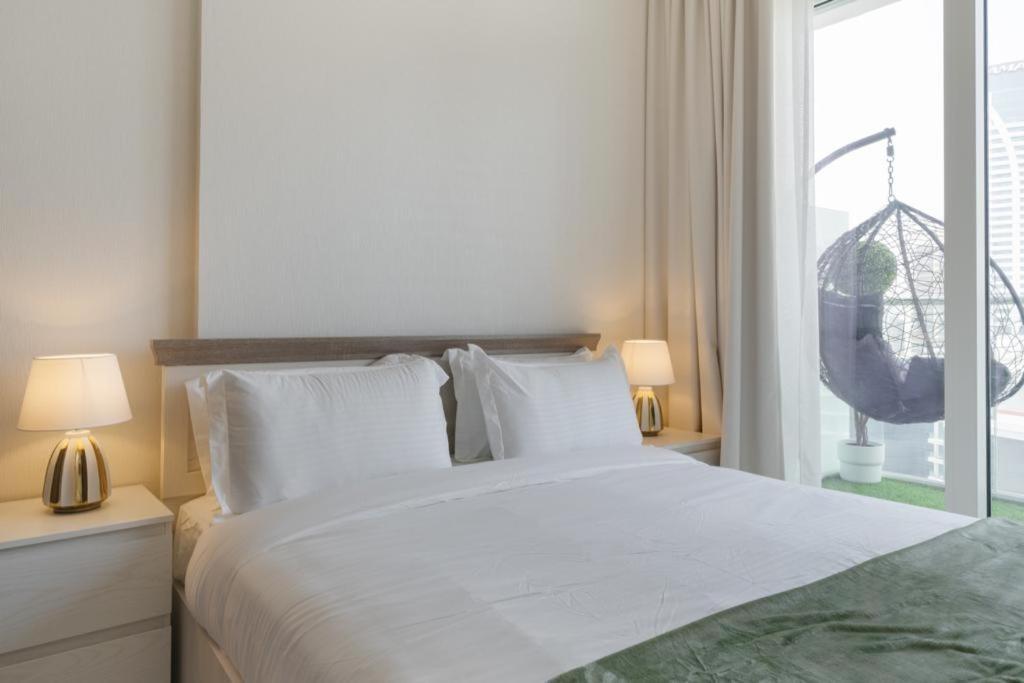 Apartamento Brand New 1Br- Business Bay - Burj Khalifa View Dubái Exterior foto