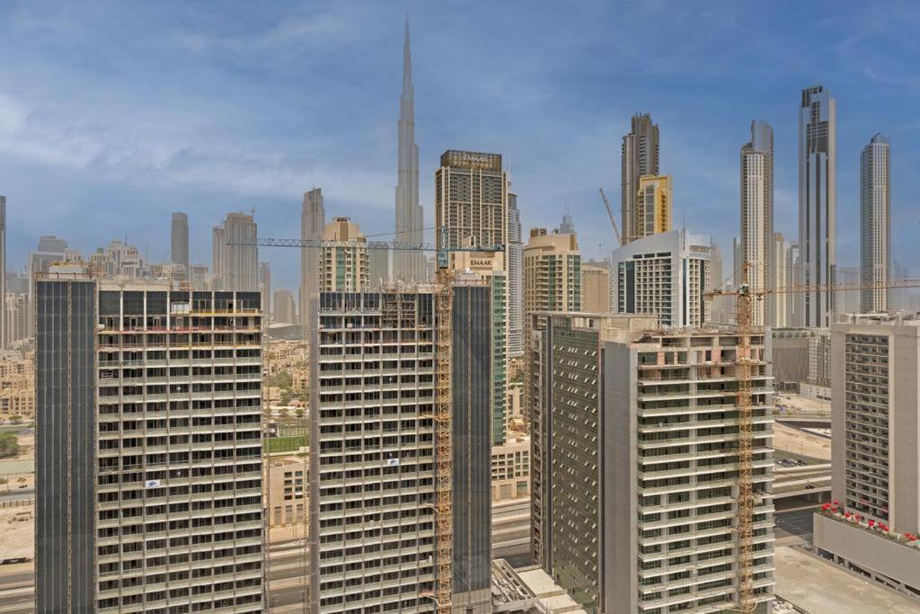 Apartamento Brand New 1Br- Business Bay - Burj Khalifa View Dubái Exterior foto