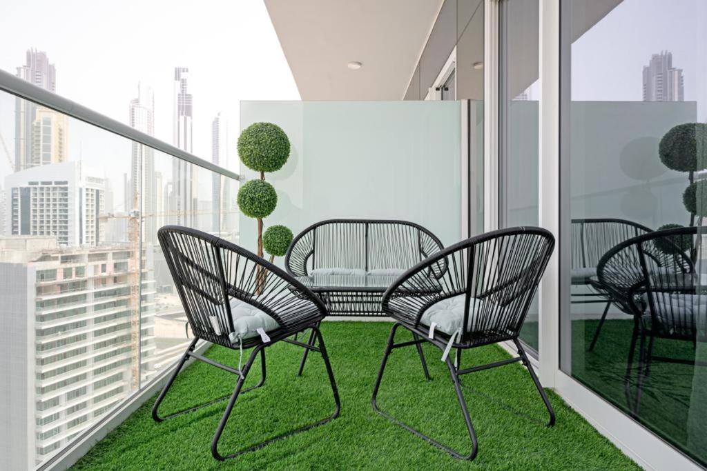 Apartamento Brand New 1Br- Business Bay - Burj Khalifa View Dubái Exterior foto